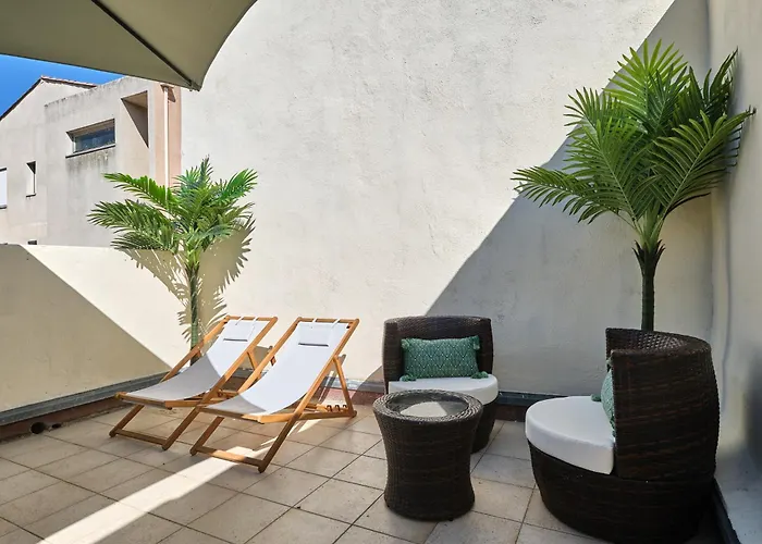 Bel Climatise Avec Terrasse Au Centre-ville De Διαμέρισμα Ναρμπόν
